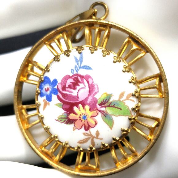 Vintage Floral Porcelain Round Pendant, Gold Tone Frame, 1960s Jewelry - Picture 7 of 10